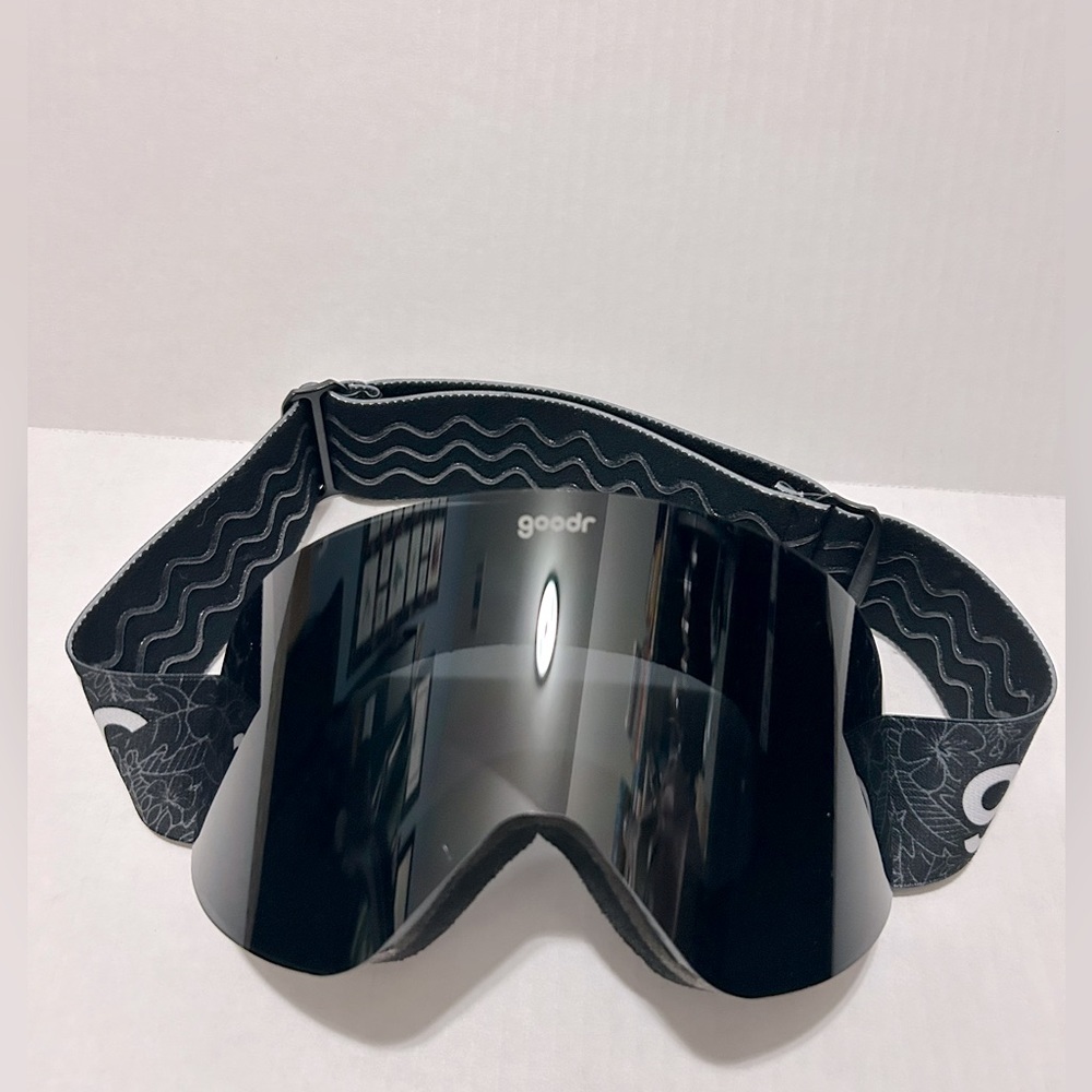 Goodr black snow ski goggles-NWOT